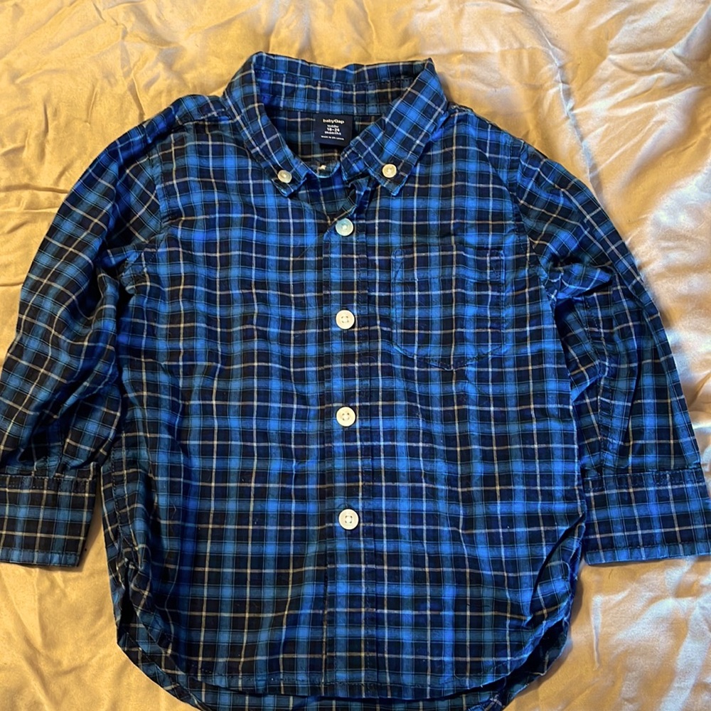 EUC boys plaid button up from gap. Size 18-24 months